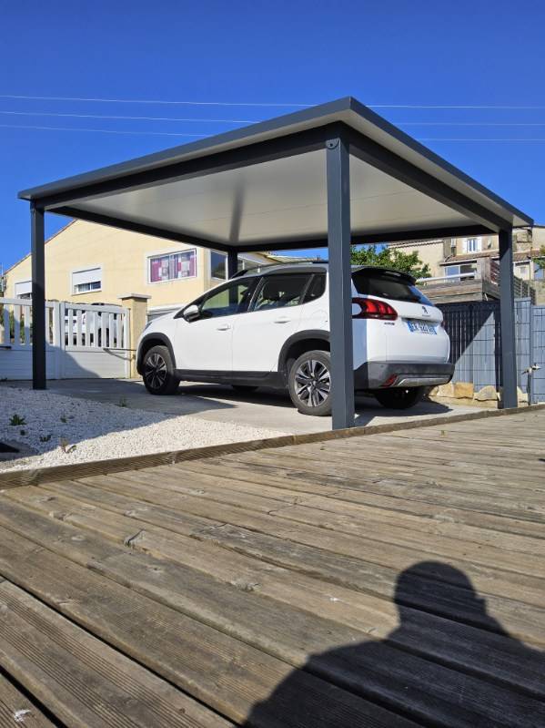 Réalisation d'un carport à Saint Paul le Jeune, en Ardèche.